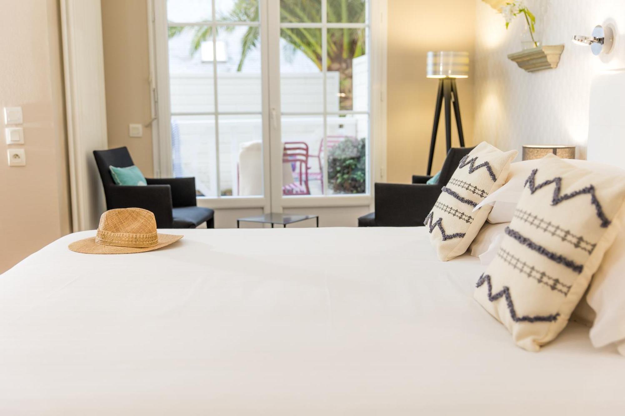 Hotel La Baie Des Anges Spa Marin ลองเดดา ภายนอก รูปภาพ