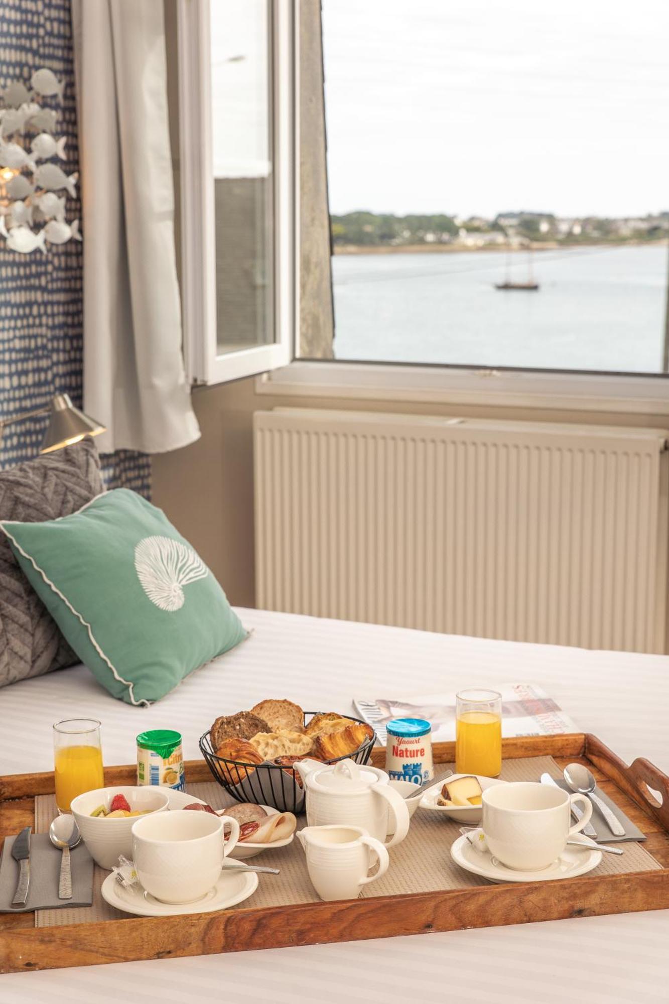 Hotel La Baie Des Anges Spa Marin ลองเดดา ภายนอก รูปภาพ