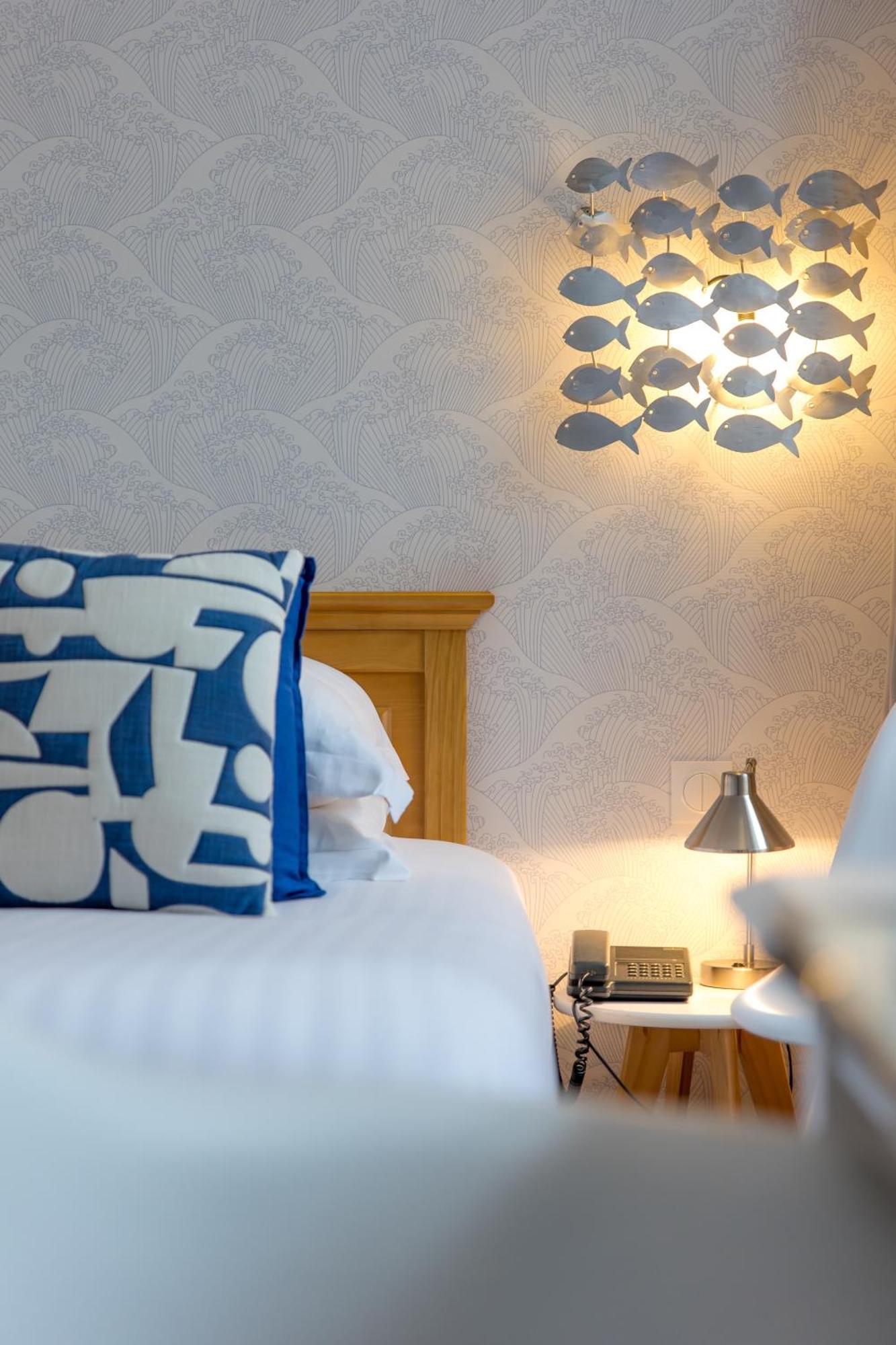 Hotel La Baie Des Anges Spa Marin ลองเดดา ภายนอก รูปภาพ